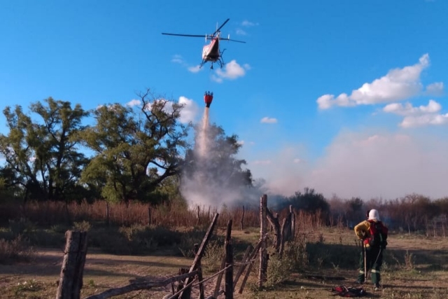 Se montó un operativo para combatir incendios en Islas del Delta
