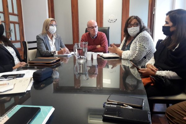 Acuerdan ajustar horarios y refuerzos para los colectivos entre Paraná y Santa Fe