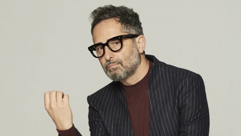 Dejando atrás la oscuridad de la pandemia, Drexler vuelve al origen de la vida con “Tinta y tiempo”