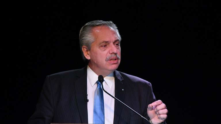 El Presidente pidió “institucionalizar” a los trabajadores de la economía popular