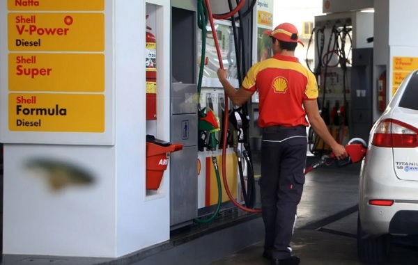 Axion y Shell subieron los precios de las naftas y gasoil