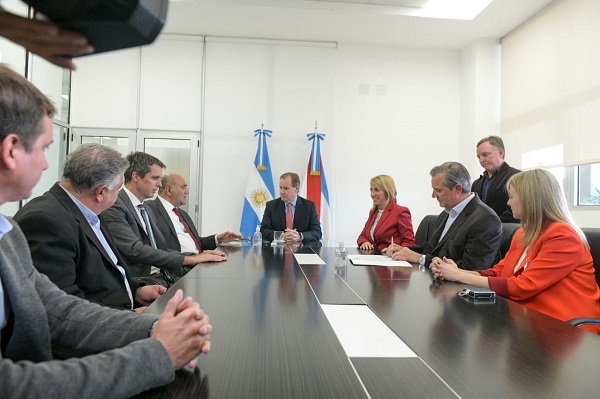 Firmaron el contrato para el inicio de la obra del Centro Distribuidor Sur