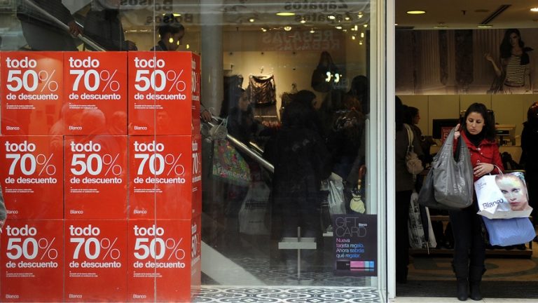 La inflación en España subió en junio a 10,2% interanual, su nivel más alto en 37 años