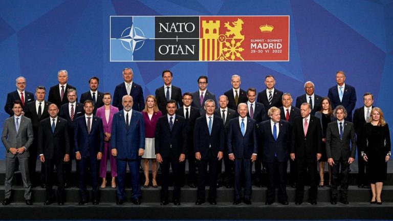 Rusia y China arremeten contra la OTAN por ser calificados como “amenazas”