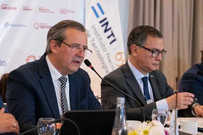 Bahl expuso en San Juan sobre las políticas para diversificar el perfil productivo