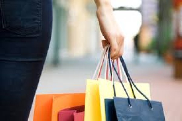 El Banco Central eliminó los consumos en cuotas en free shops