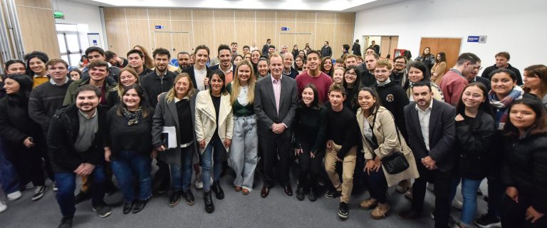 Bordet llamó a los jóvenes de la provincia a participar del programa “gestión para el desarrollo”