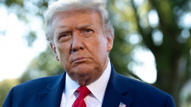 Trump denunció que su residencia en Florida fue allanada por el FBI