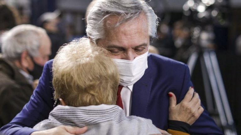 Fernández: El aumento a los jubilados busca “proteger y acompañar” a los más necesitados