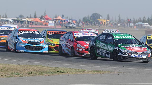 Santero festejó en el Turismo Nacional y Joel Gassmann llegó séptimo