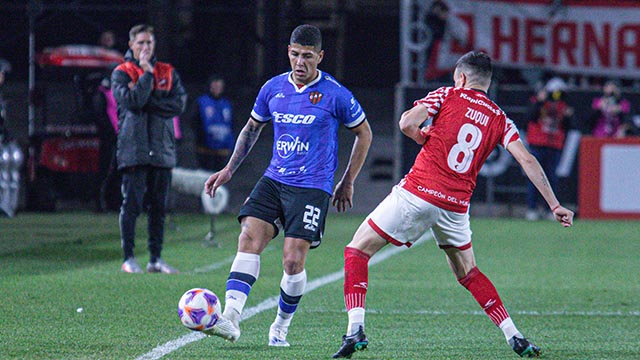 Patronato fue derrotado por Estudiantes y cortó su racha en La Plata