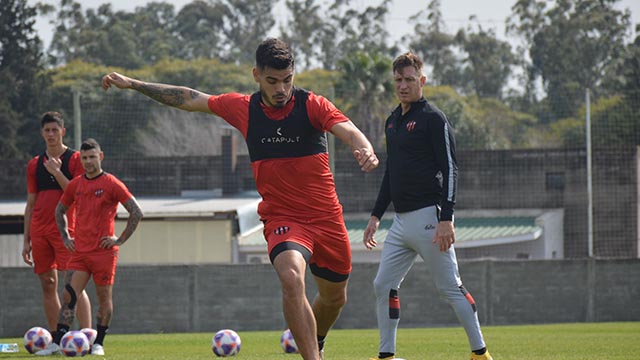 Patronato tiene bajas para enfrentar a Racing y Sava prueba el equipo