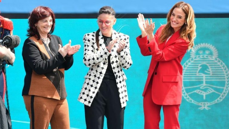 Fernández le tomó juramento a las nuevas ministras