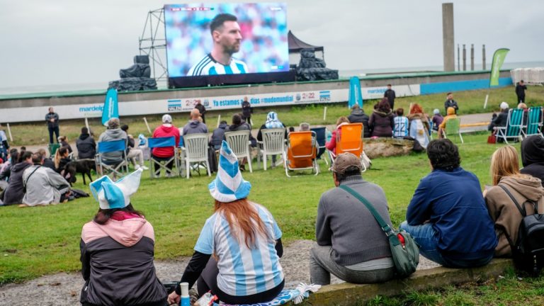 Los argentinos y el debut de la Selección: de la tristeza por la derrota a la esperanza ante México