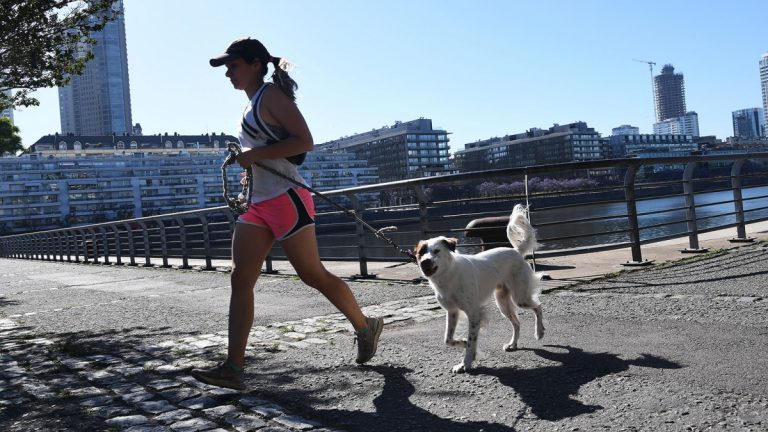 Sigue el calor intenso y hay alerta en casi todo el país por altas temperaturas