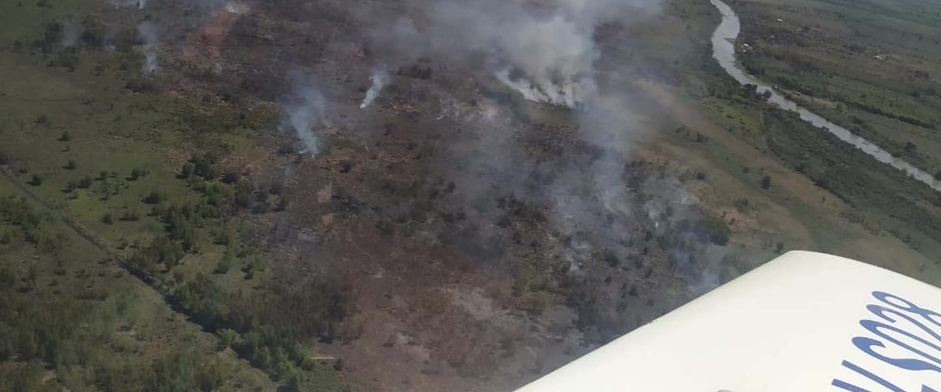 Brigadistas entrerrianos trabajan para contener focos activos en islas del Delta