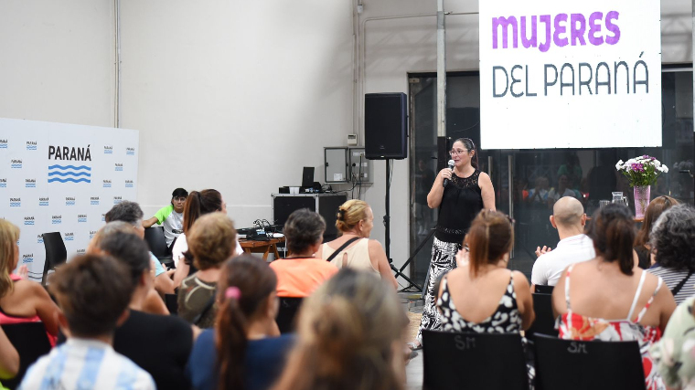 Con charlas y Feria de la Economía Social y Popular finalizó Mujeres del Paraná