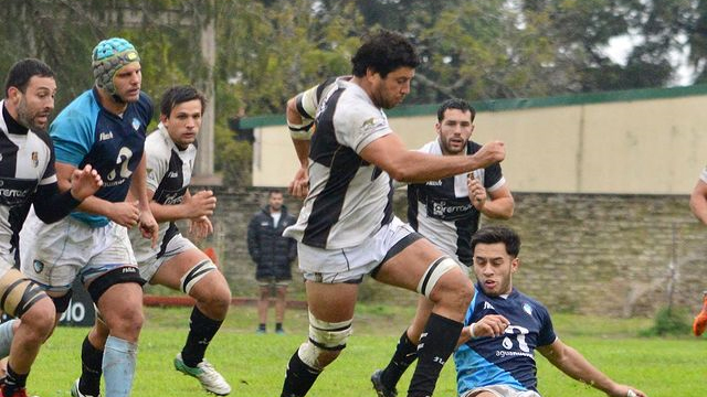 Estudiantes festejó en el clásico contra Rowing en el Regional del Litoral