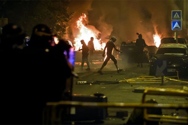 Francia: Siguen los disturbios por la muerte de un joven baleado por policía