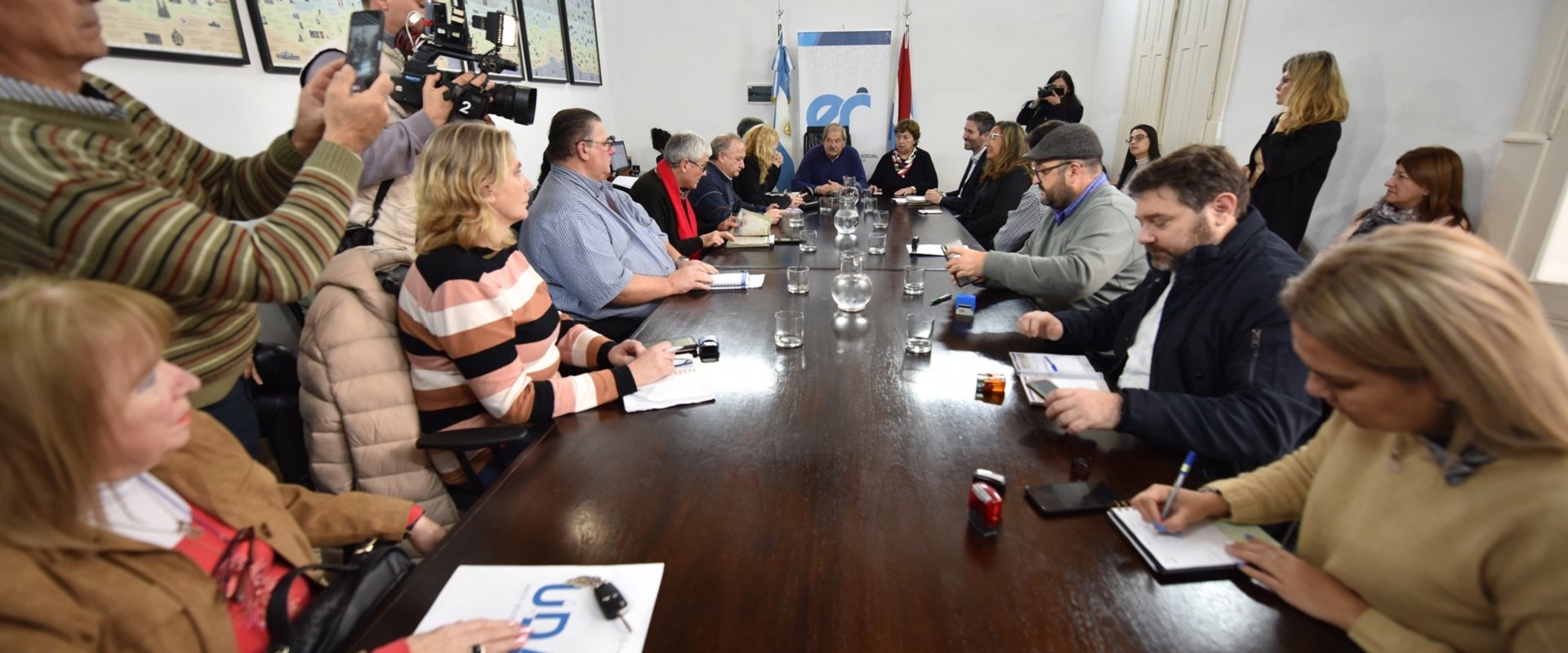 El gobierno y los gremios docentes acordaron un nuevo aumento del 20 por ciento