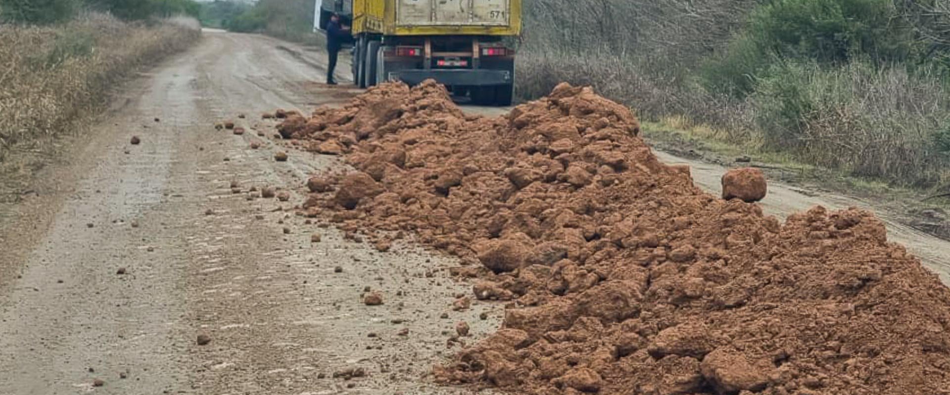 Vialidad Provincial lleva adelante mejoras en conexiones productivas del departamento Uruguay