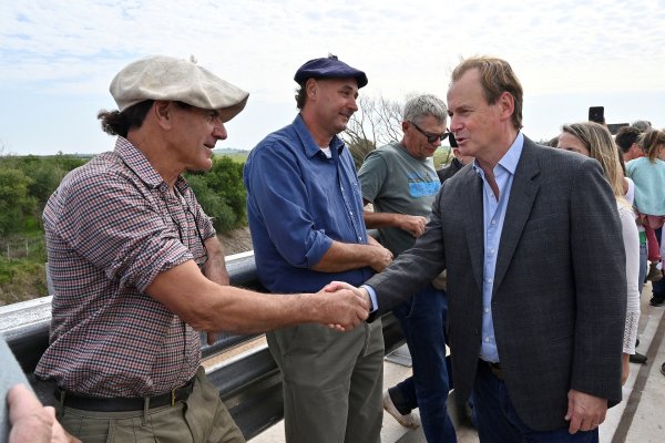 Bordet recorrió las obras que se realizan en el “corazón productivo de la provincia”