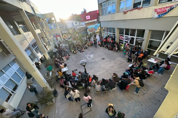 Estudiantes ratifican la defensa de la educación universitaria