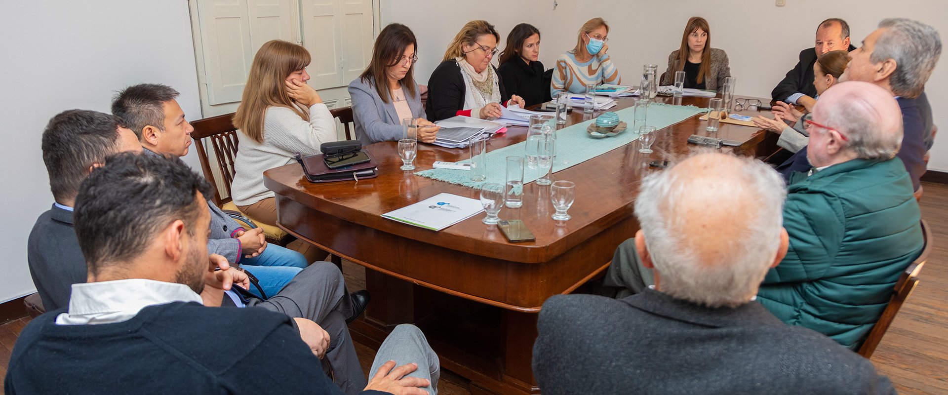 La provincia y el sector privado articulan para garantizar los insumos médicos