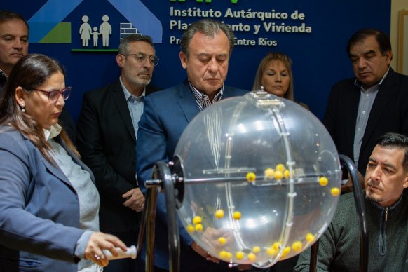 Familias de San Salvador y Maciá cumplirán el sueño de la casa propia