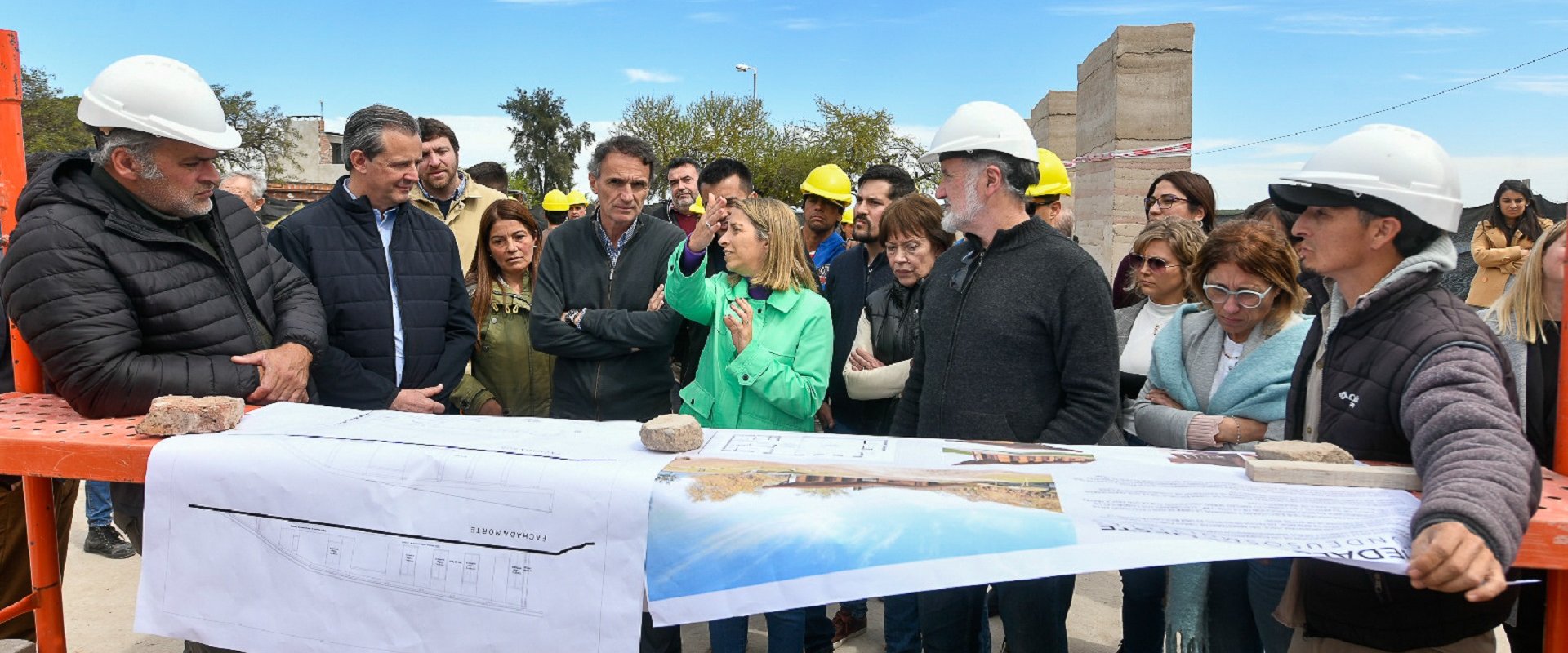 Stratta y Bahl, junto a Katopodis, recorrieron las obras de los Cuidadores de la Casa Común
