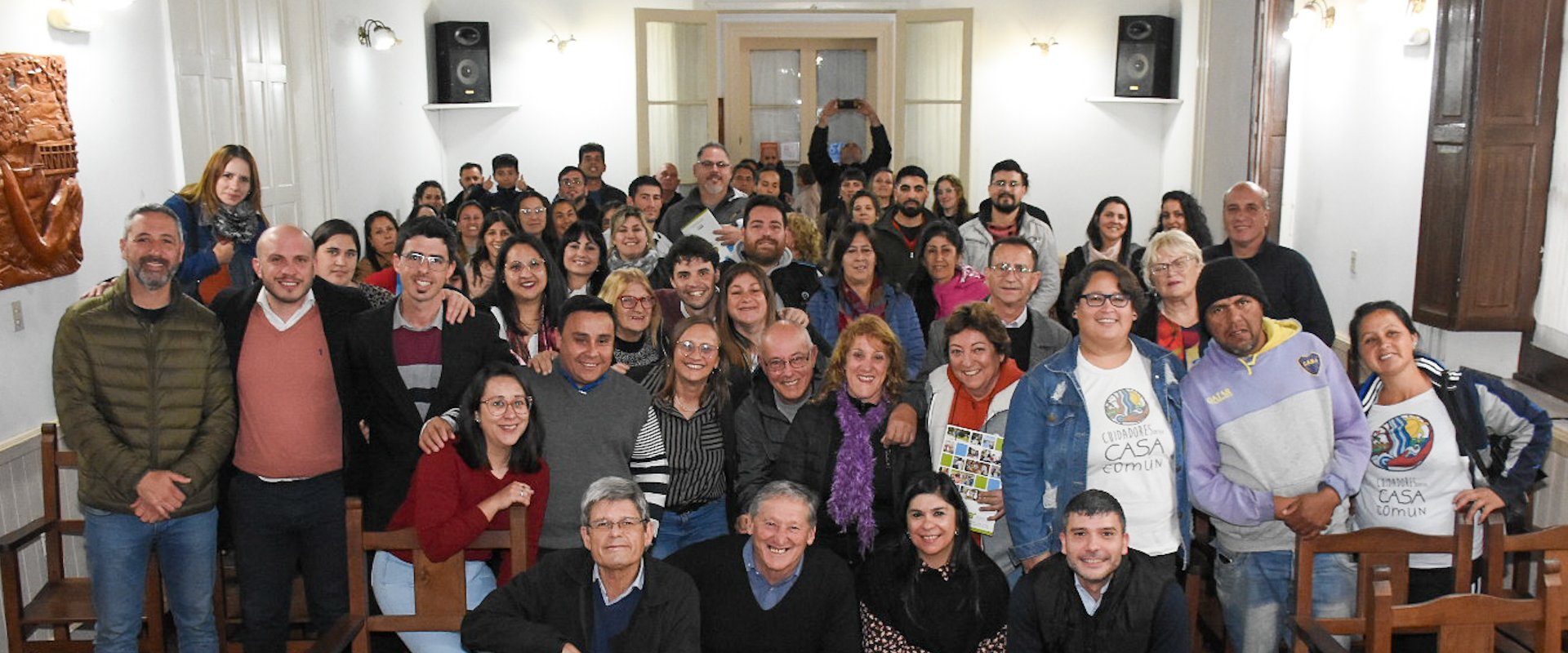 El gobierno provincial entregó subsidios, microcréditos y herramientas