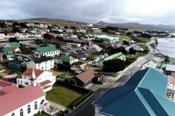 El canciller británico anunció una visita a Malvinas para apoyar la “autodeterminación”