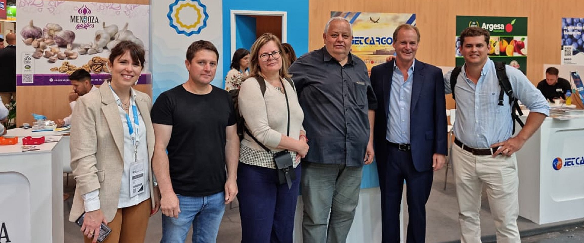 Bordet acompaña al sector citrícola y arandanero en una feria internacional para abrir nuevos mercados