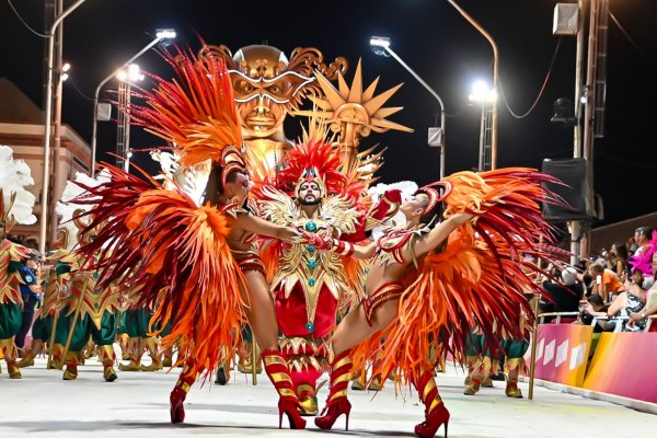 El Carnaval del País brilló en la segunda noche de este 2024