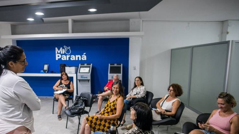 Capacitan a comisiones vecinales en la autogestión de trámites municipales