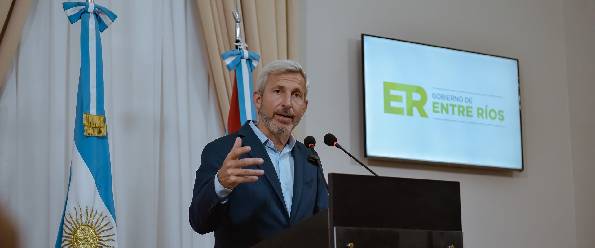 Frigerio: “Estoy convocando a toda la sociedad a trabajar juntos para que las escuelas estén en condiciones”