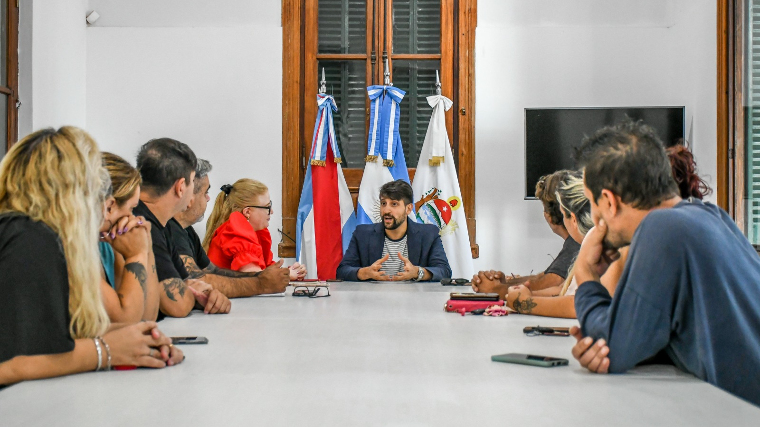 El Municipio analiza el funcionamiento de aplicaciones digitales para el transporte de pasajeros