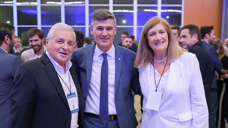 Romero participó de un encuentro federal con intendentes y empresarios