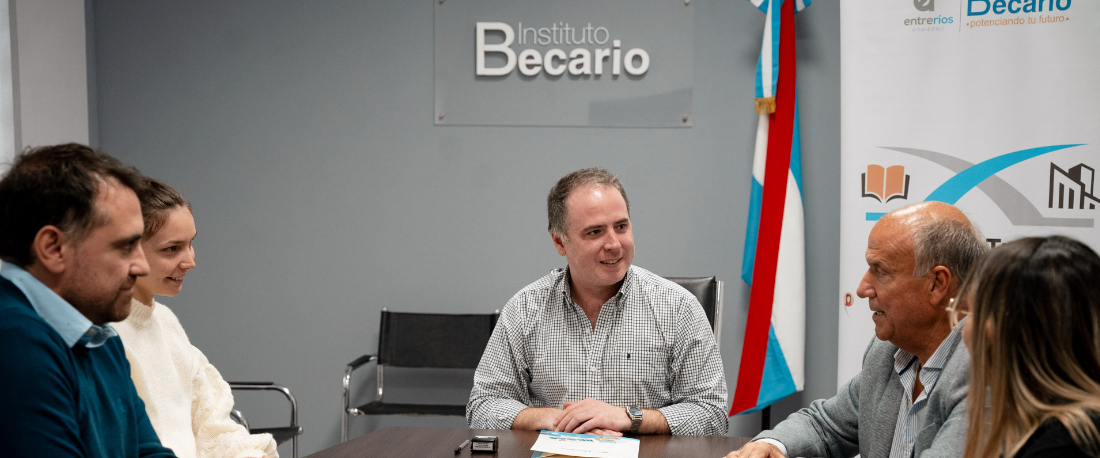 El Becario continúa acompañando a estudiantes con su programa de prácticas profesionales
