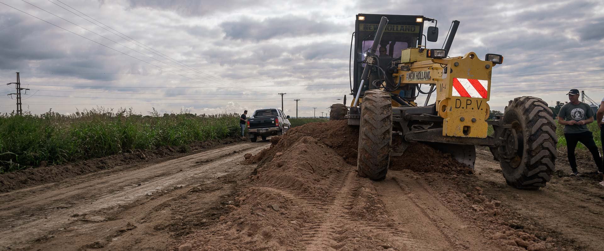 Vialidad trabaja en caminos rurales del departamento Paraná