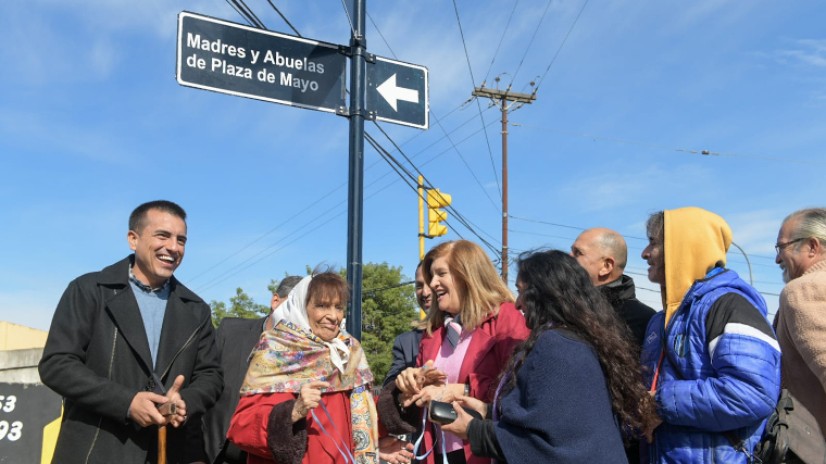 Nombraron Madres y Abuelas de Plaza de Mayo a la ex calle pública N° 1634