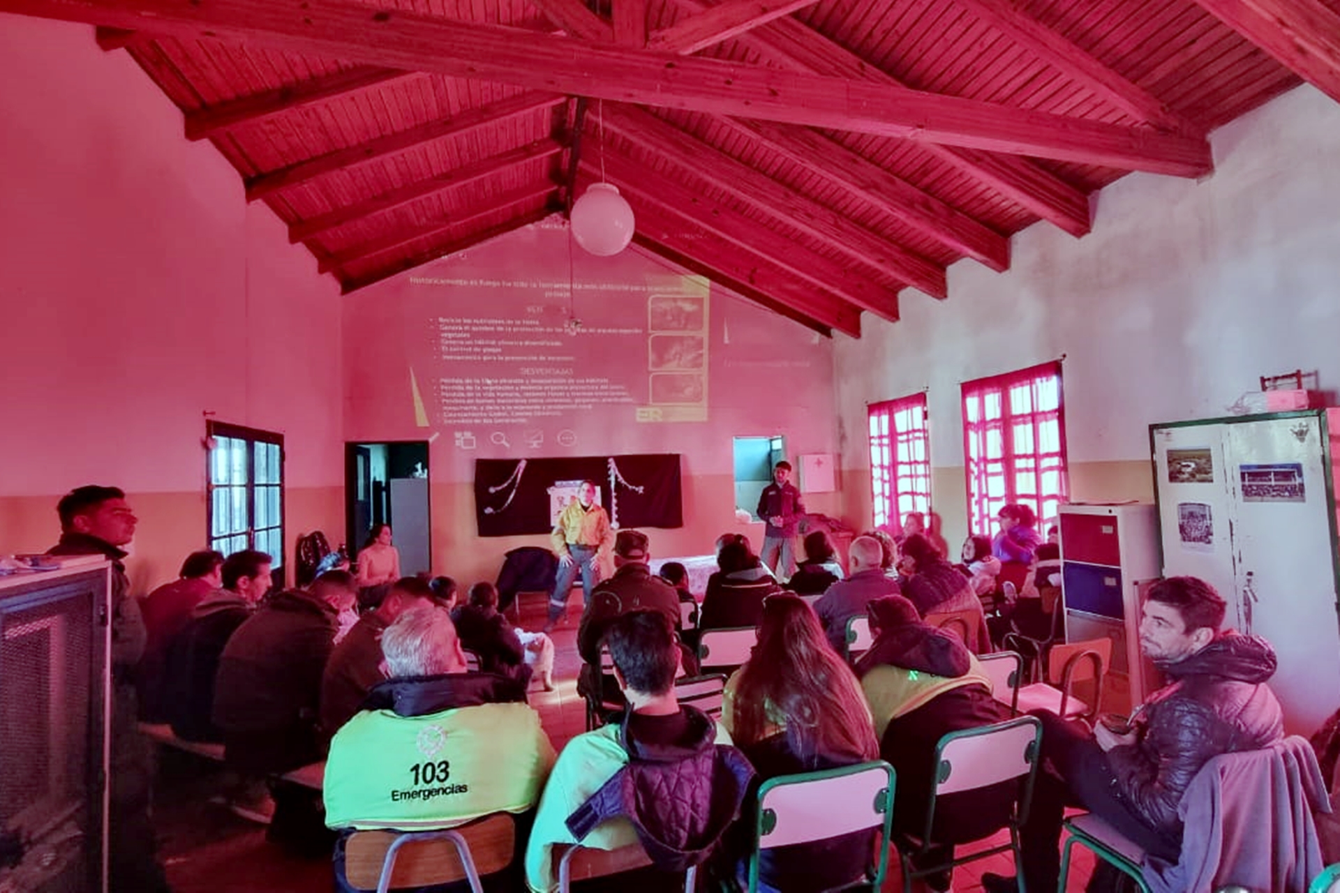 Brindaron un taller de formación para prevención de incendios en Victoria