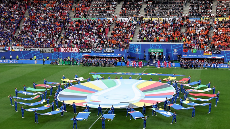UEFA sancionó a siete federaciones por incidentes racistas en la Eurocopa