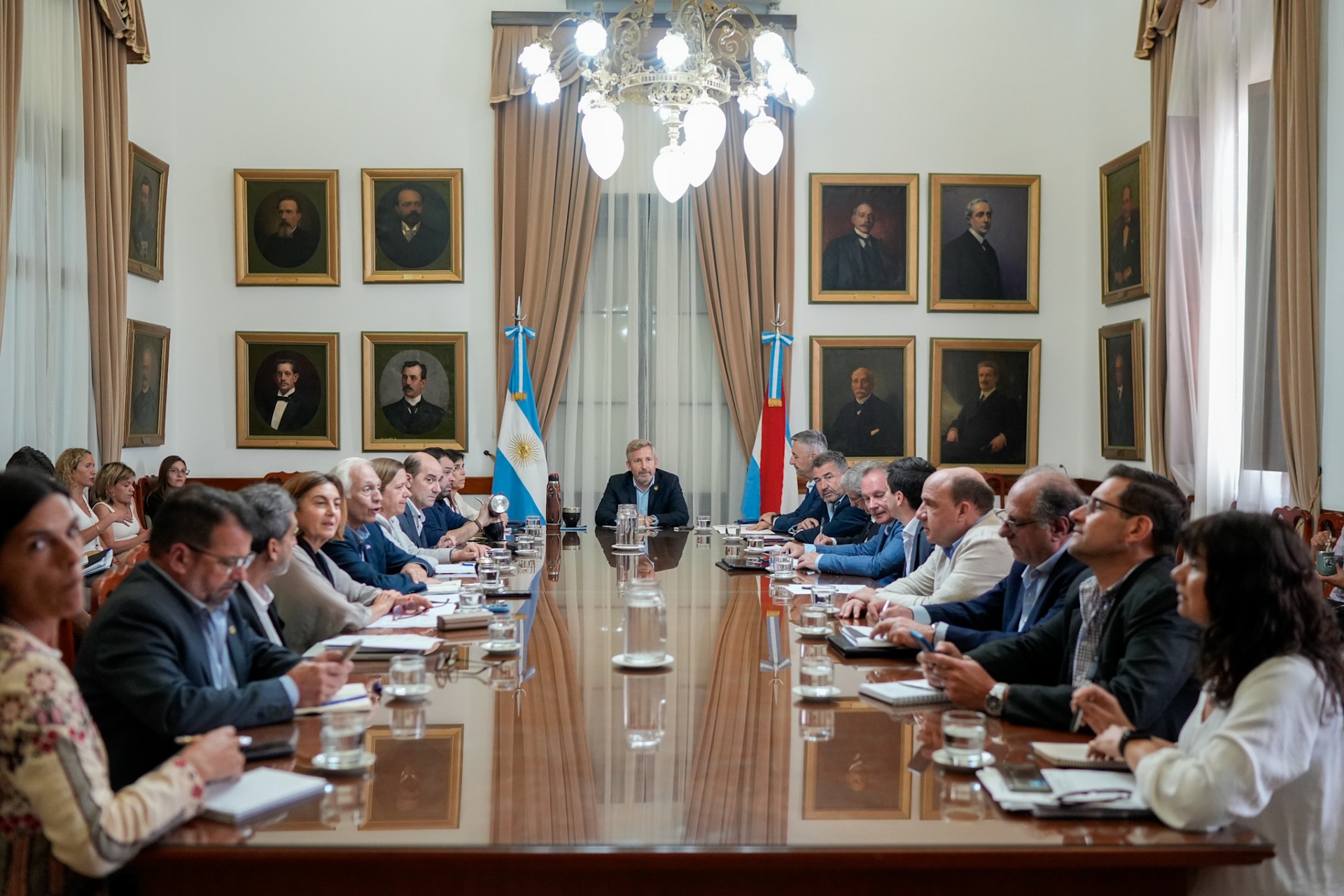 Educación y transporte, los temas del gabinete que encabezó el gobernador