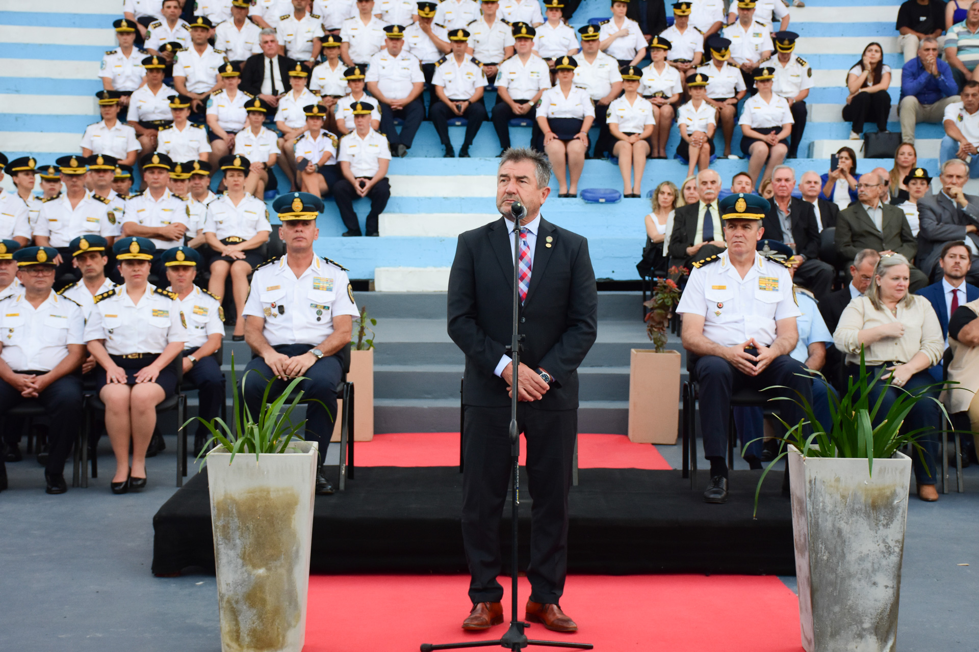 Roncaglia felicitó a los integrantes de la Policía de Entre Ríos