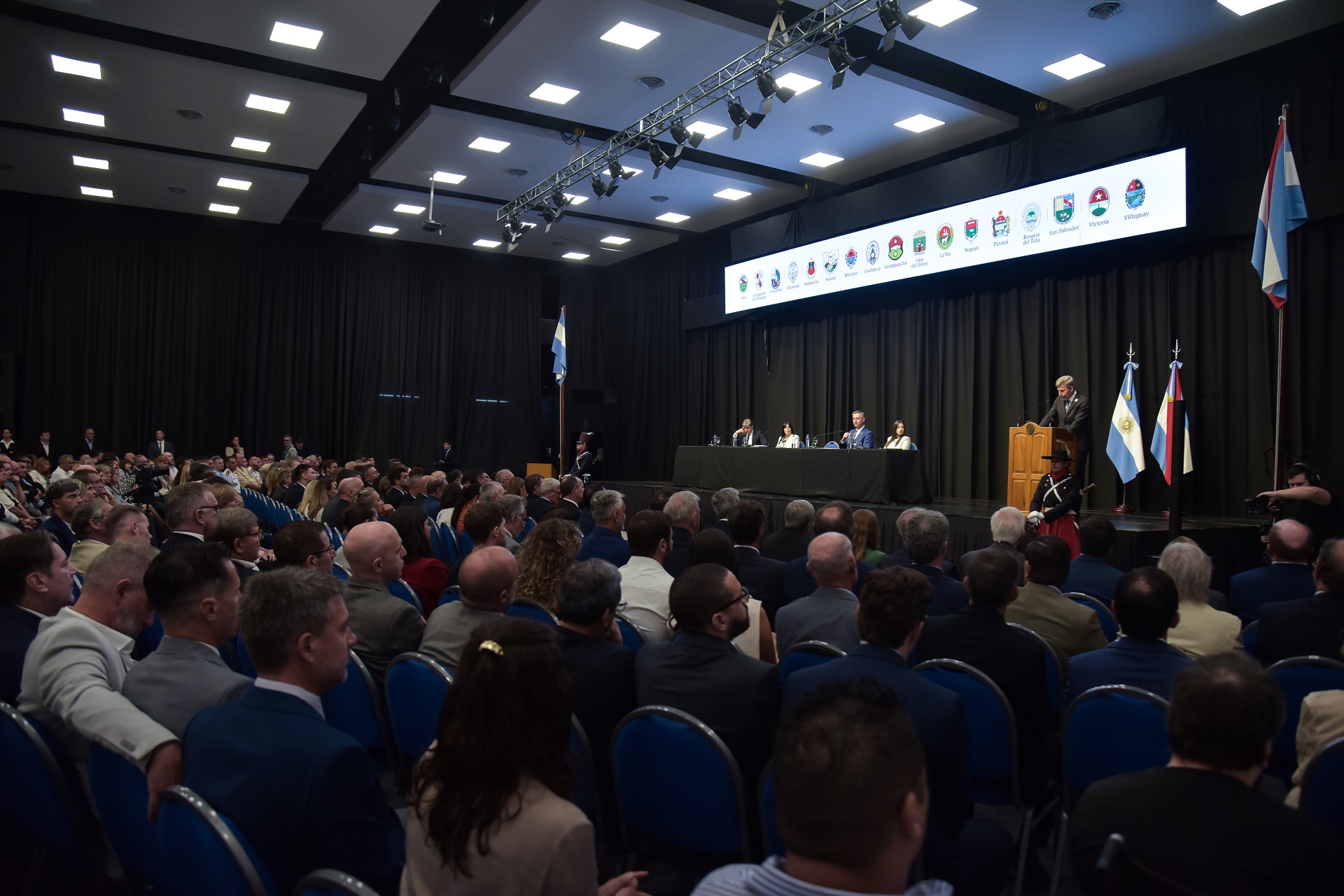 Diferentes sectores dieron su opinión tras la Asamblea Legislativa