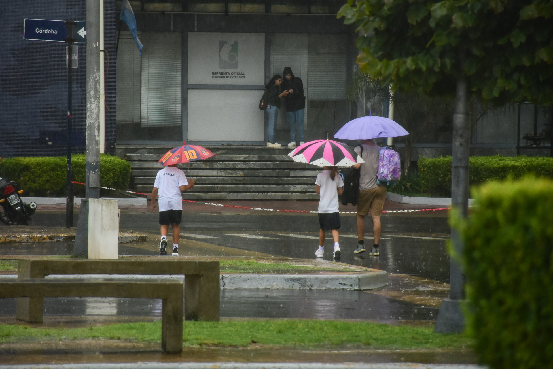 La provincia asistió a las ciudades afectadas por el temporal