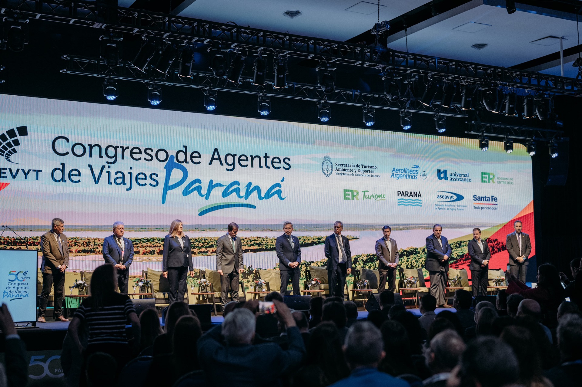 Frigerio encabezó un encuentro con los actores más importantes del turismo del país y los invitó a invertir en Entre Ríos