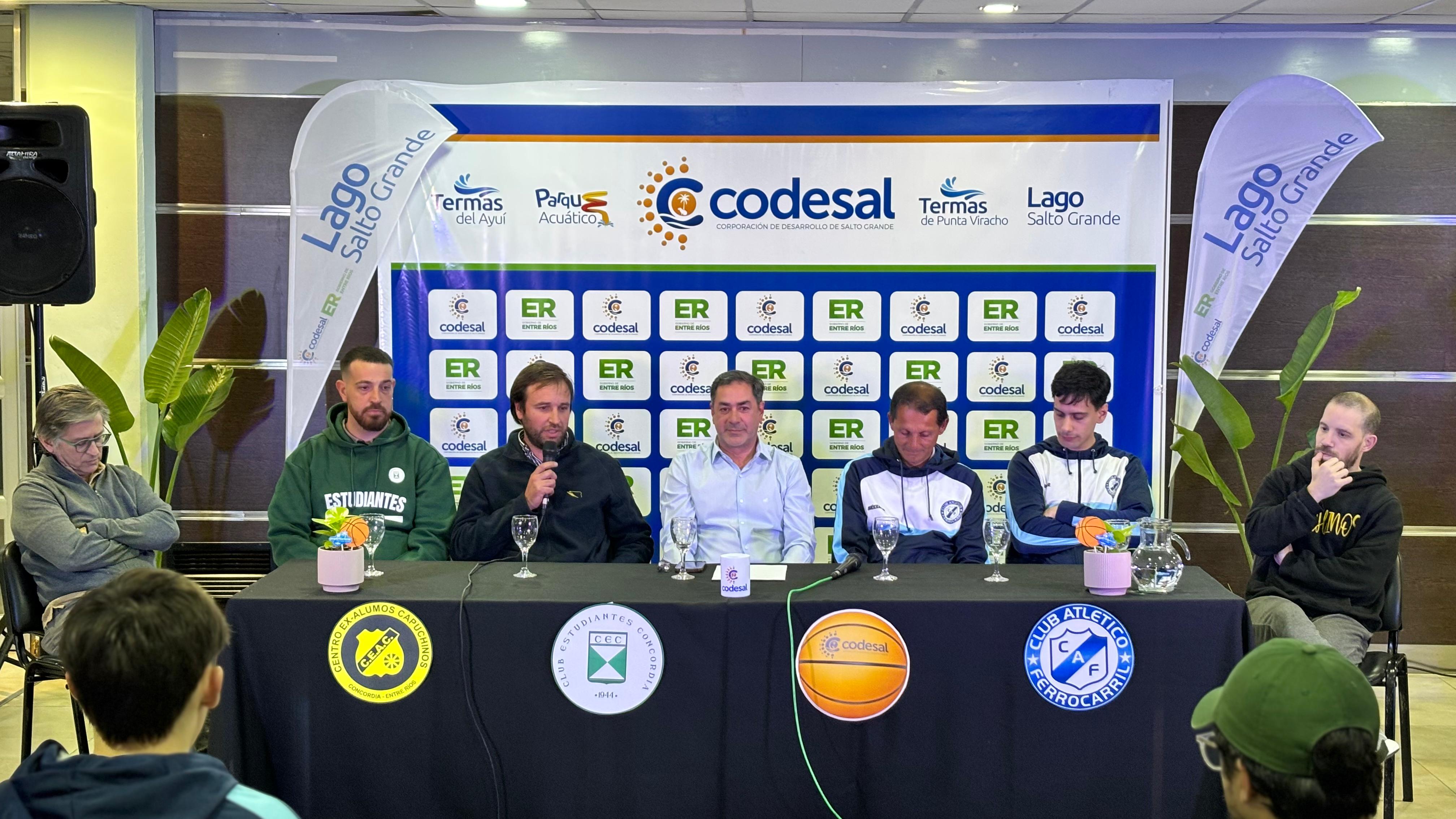 Codesal fue escenario de la presentación de los equipos concordienses que jugarán el Prefederal