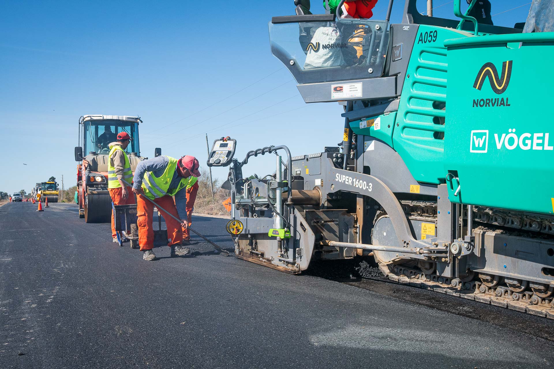 Continúan las tareas de repavimentación de la ruta provincial Nº10